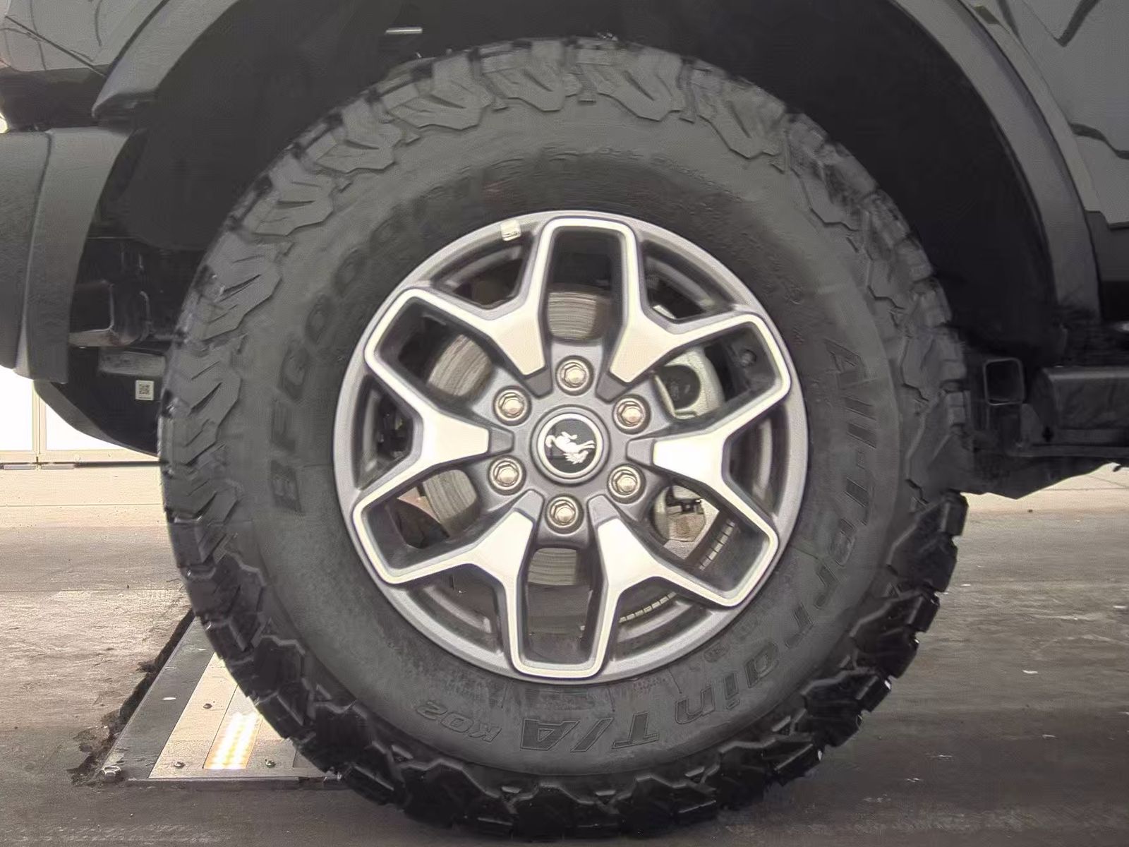 FORD BRONCO - 10