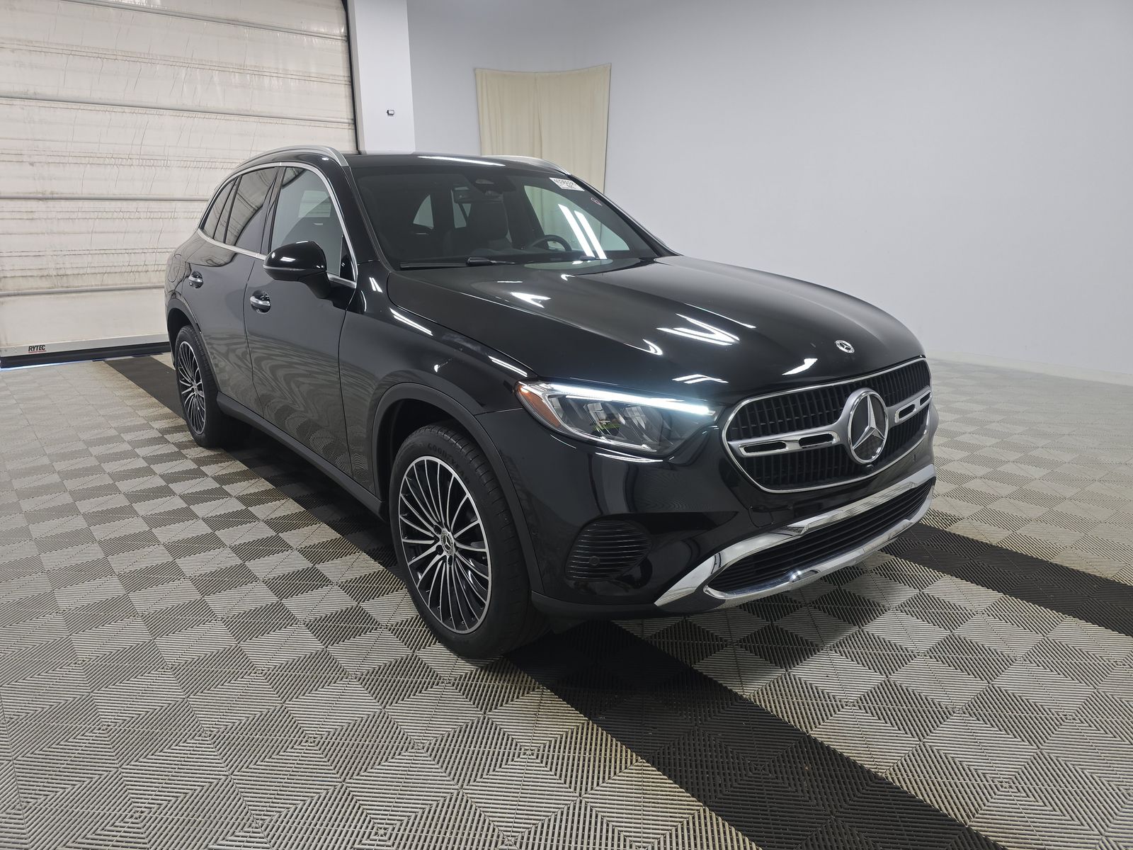 MERCEDES-BENZ GLC-CLASS - 4