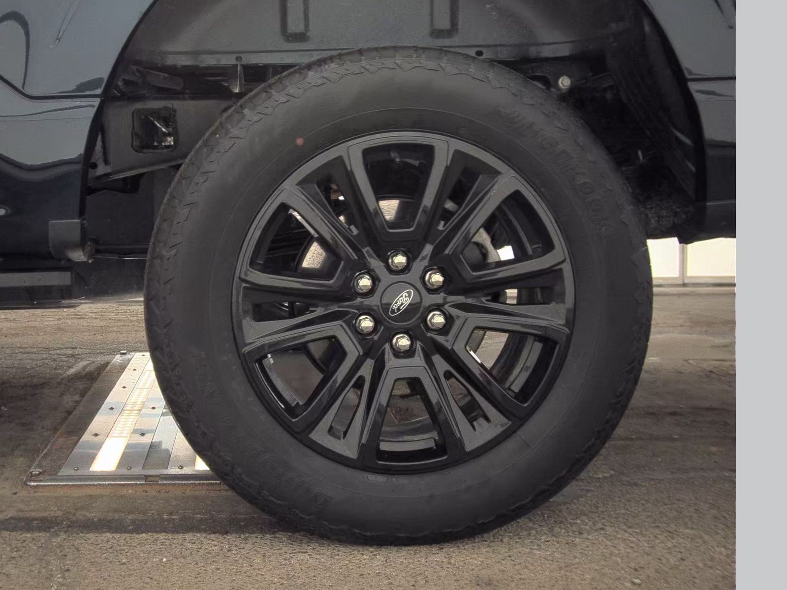 2025 Ford F-150 Hybrid Platinum AWD
