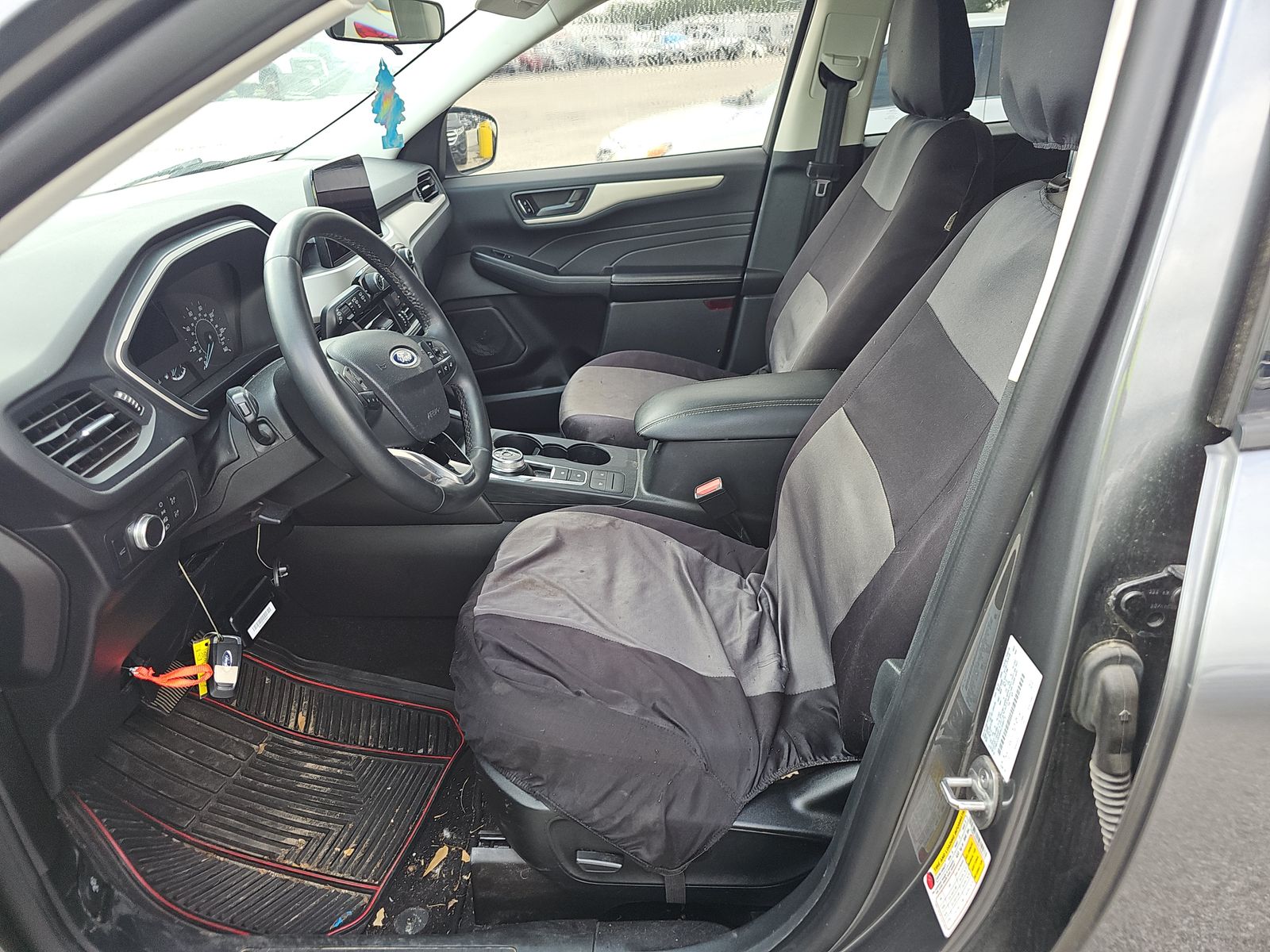FORD ESCAPE - 8