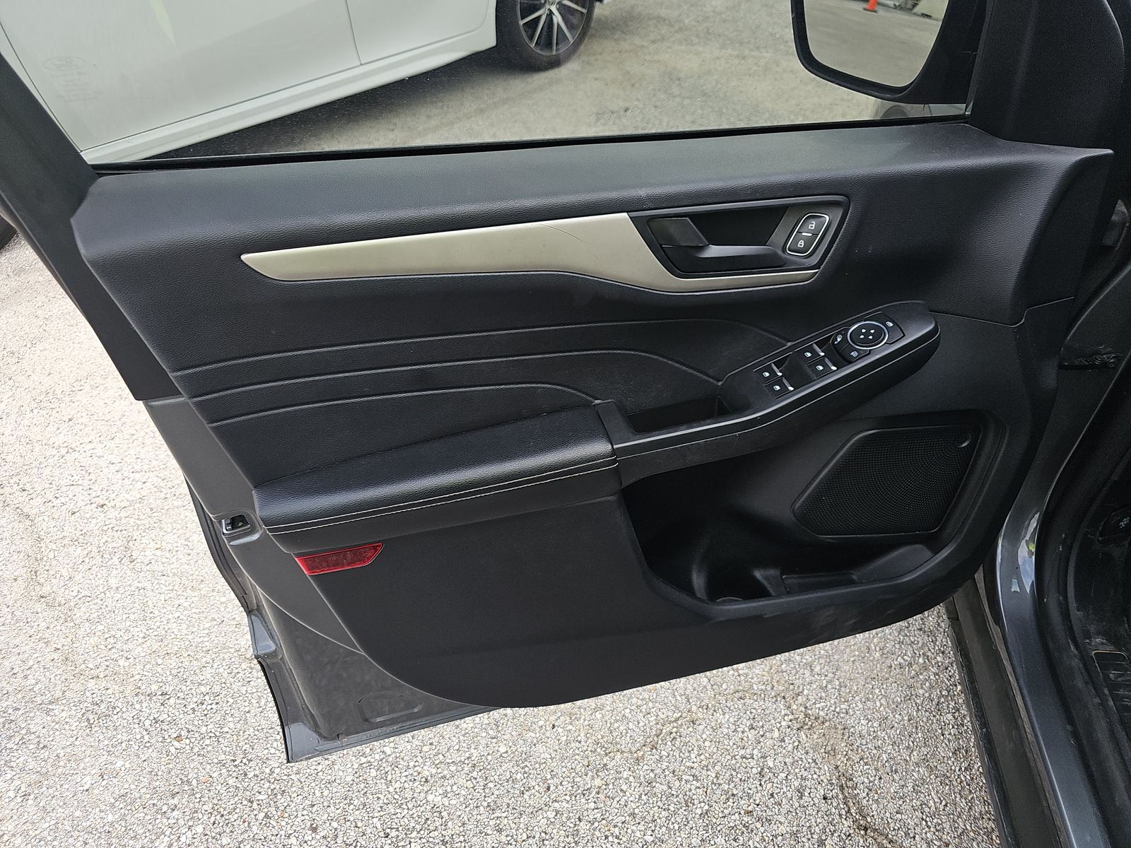 FORD ESCAPE - 10
