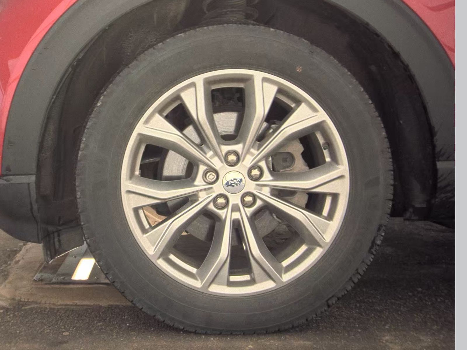 FORD EXPLORER - 10