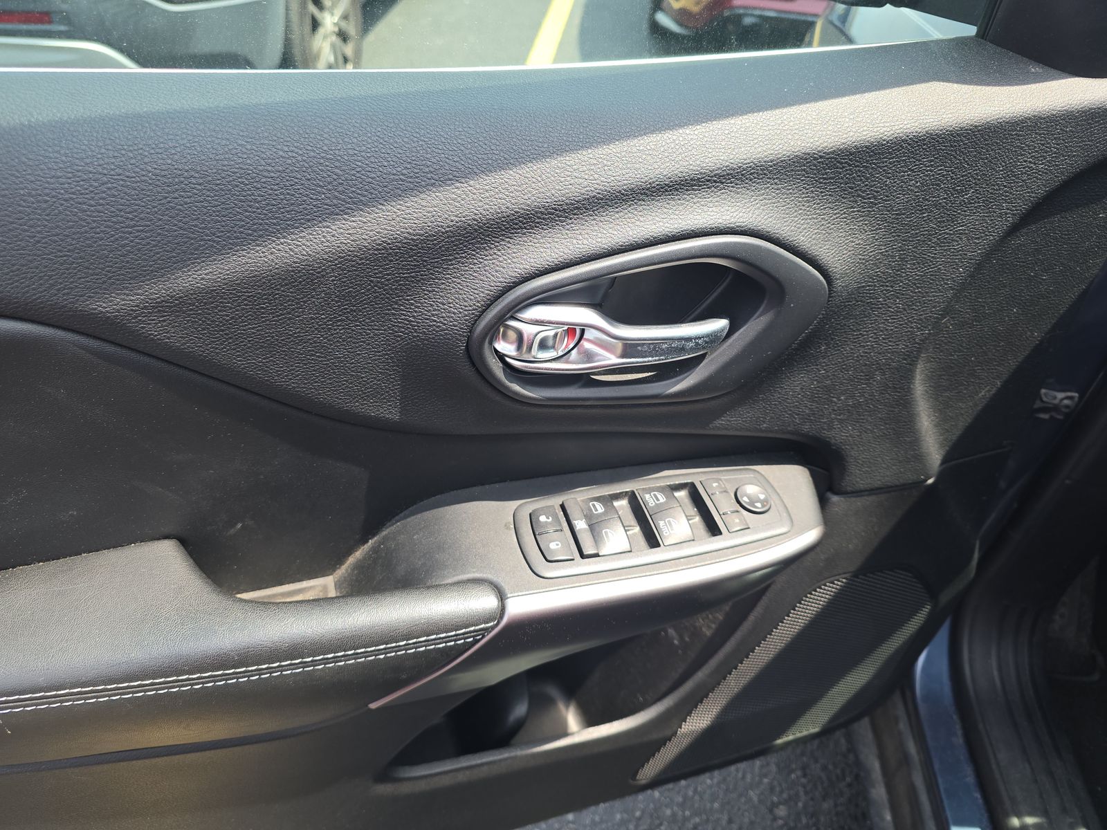 JEEP LATITUDE PLUS - 10