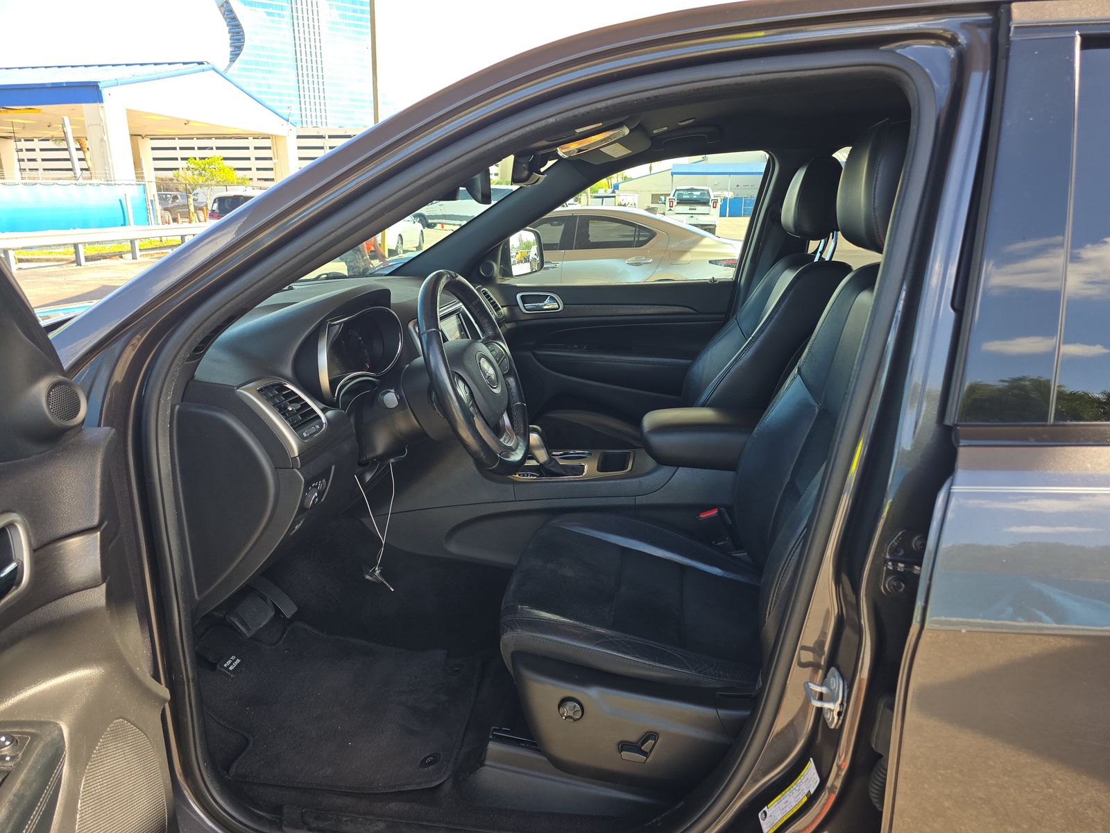 JEEP LAREDO ALTITUDE EDITION - 8