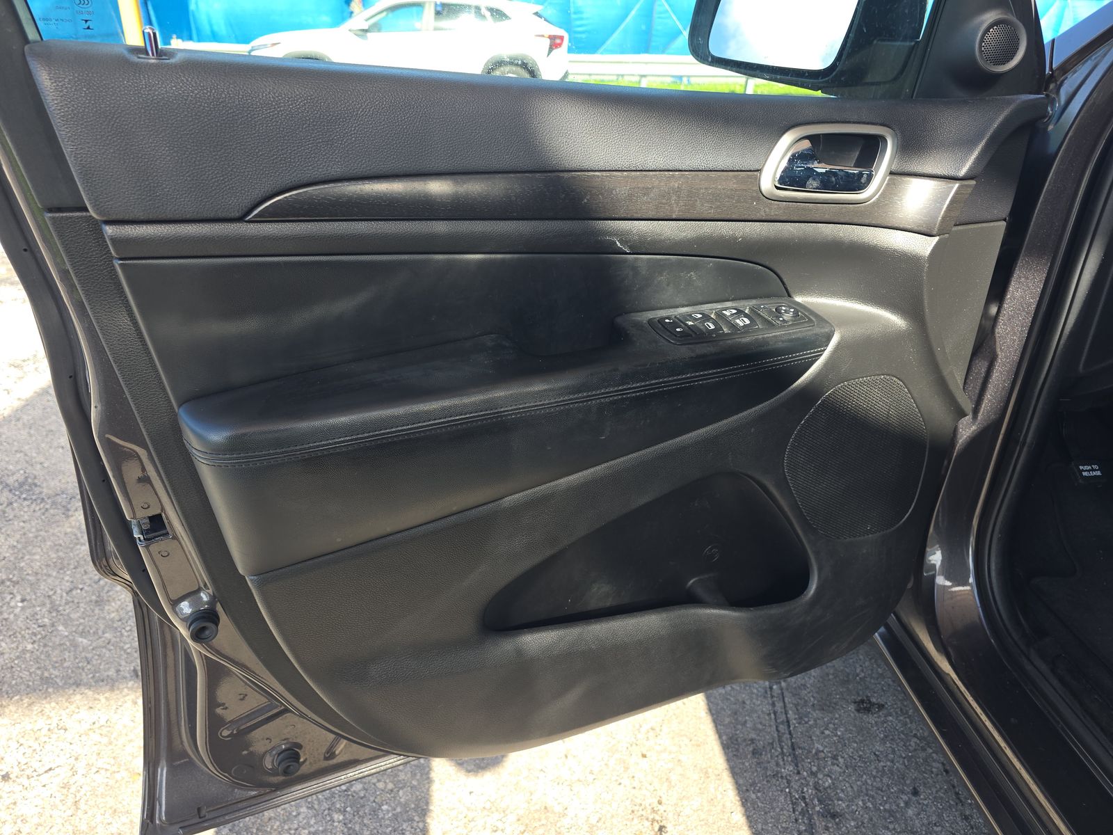 JEEP LAREDO ALTITUDE EDITION - 10