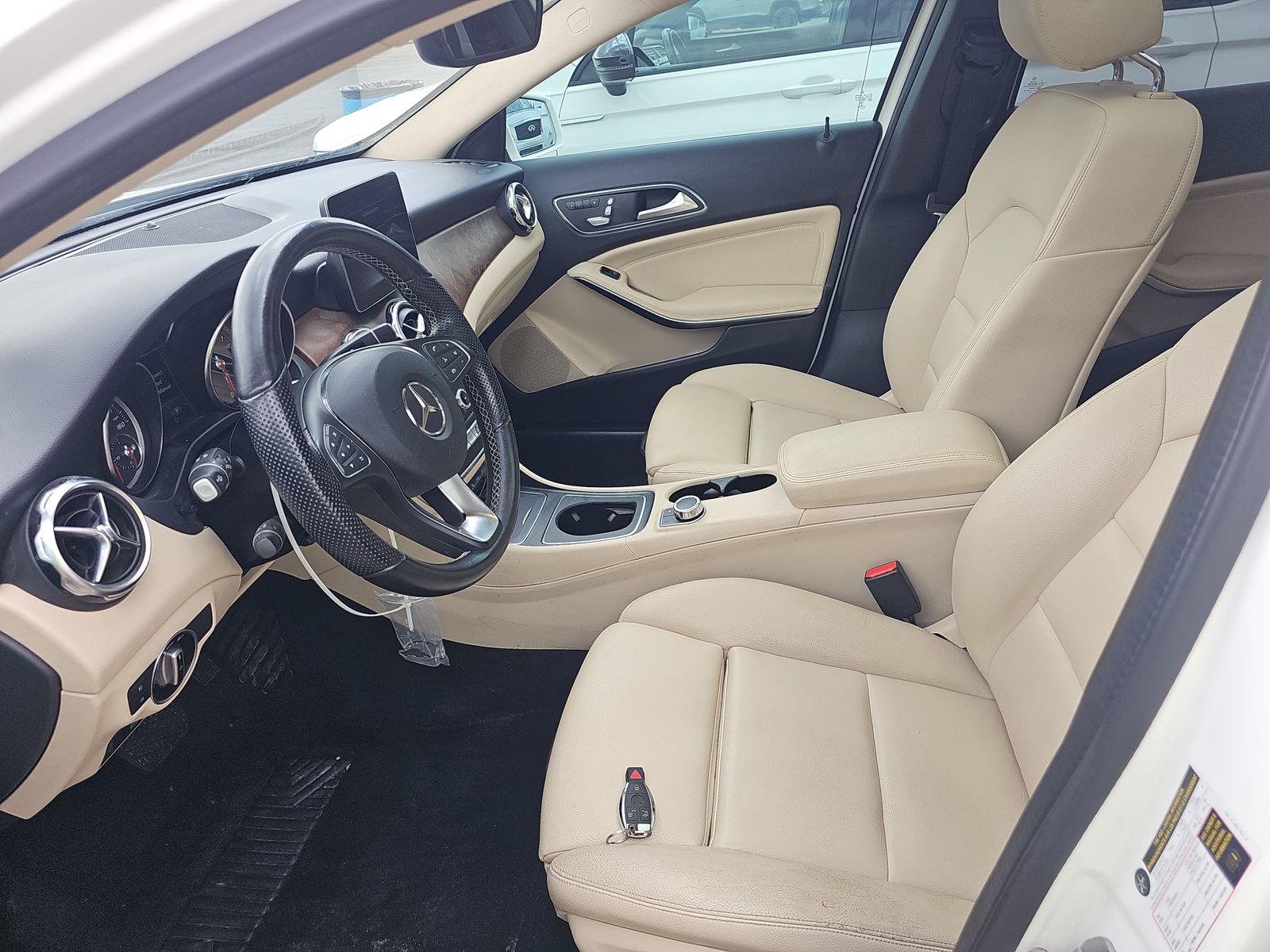 MERCEDES-BENZ GLA-CLASS - 8