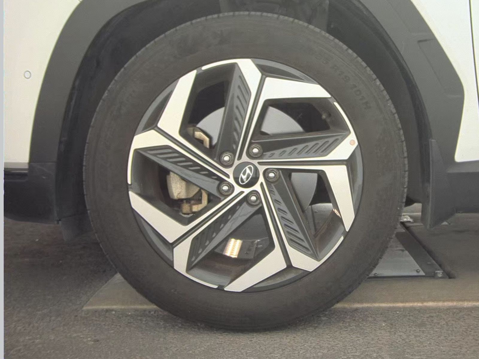 HYUNDAI LIMITED - 10