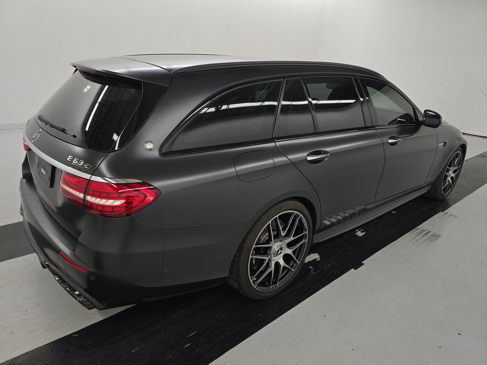 MERCEDES-BENZ E-CLASS - 5