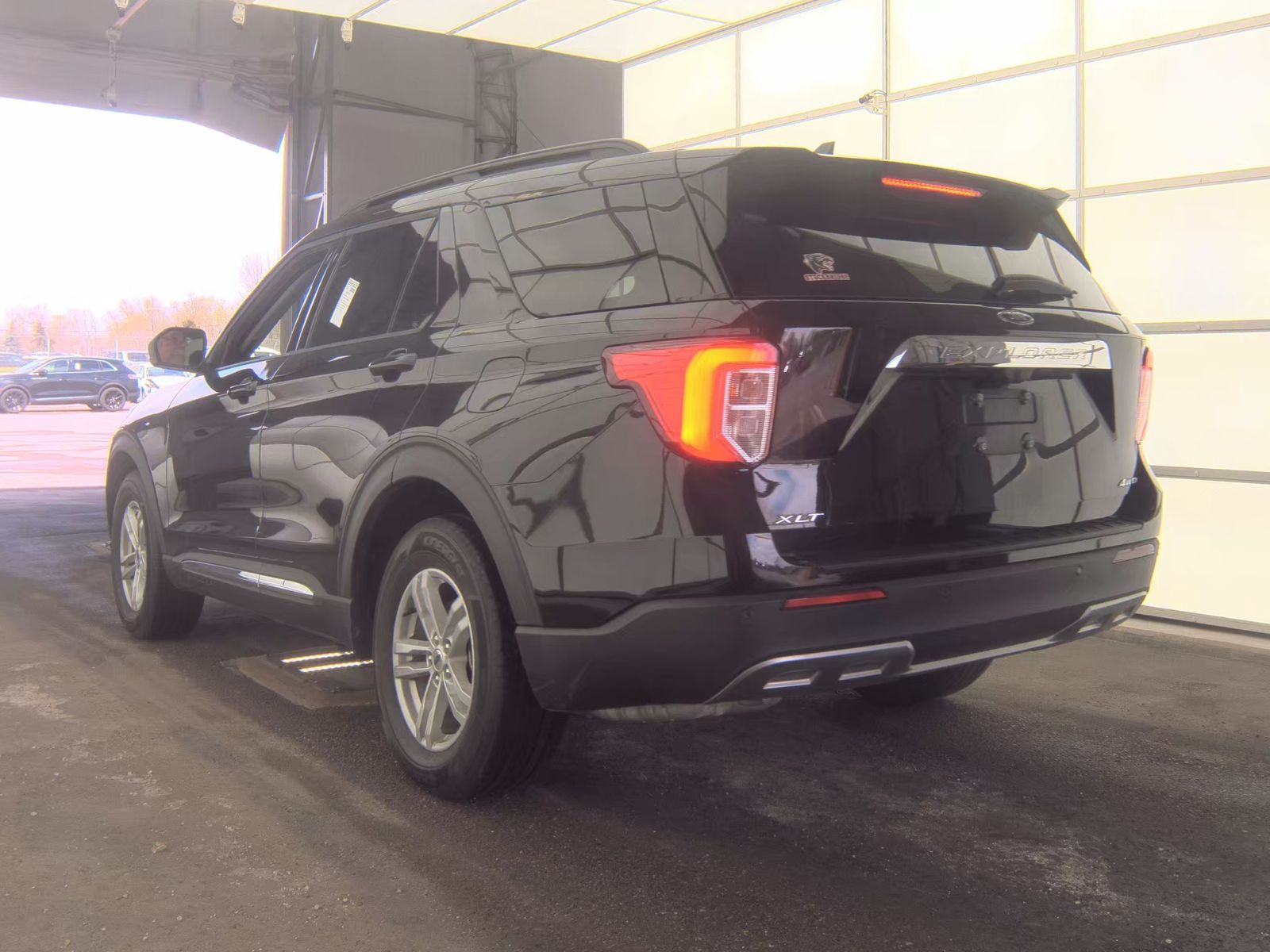 FORD EXPLORER - 9