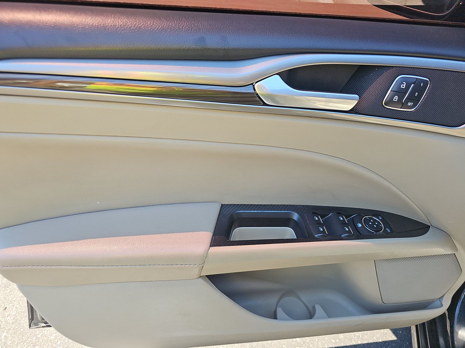 FORD FUSION - 10