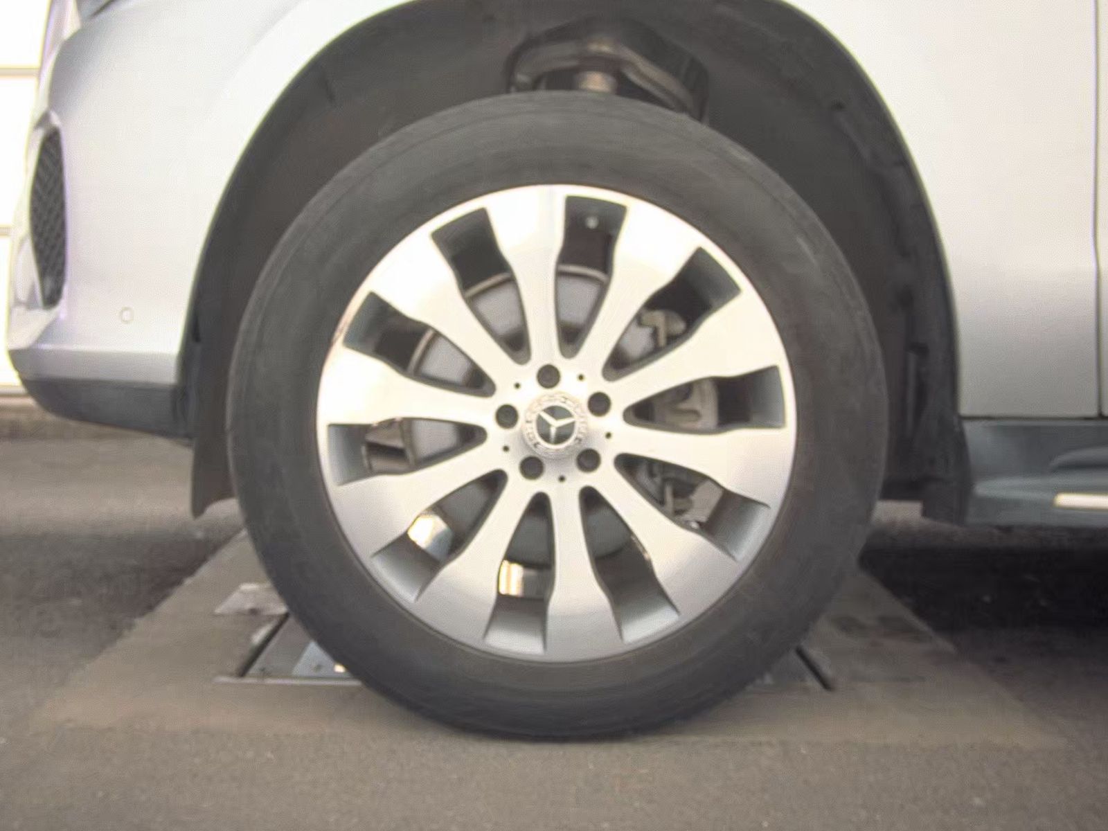 MERCEDES-BENZ GLS-CLASS - 10