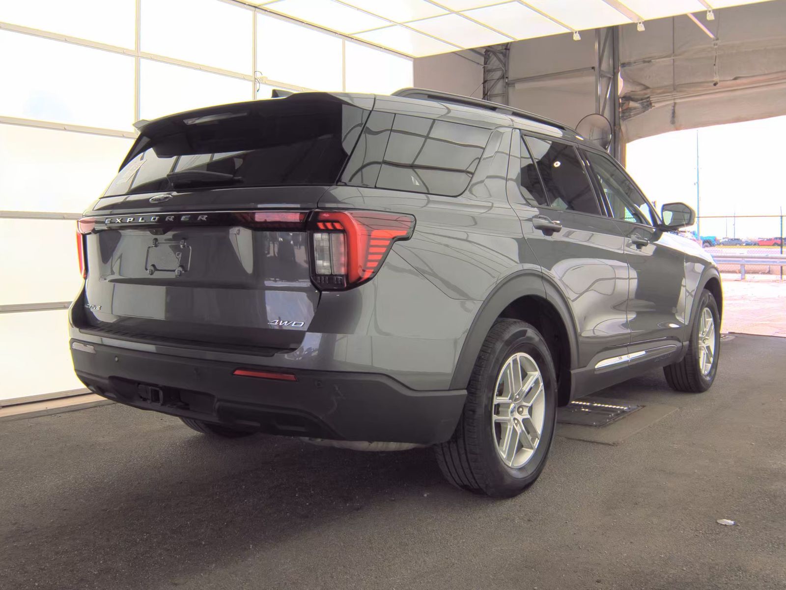 FORD EXPLORER - 6