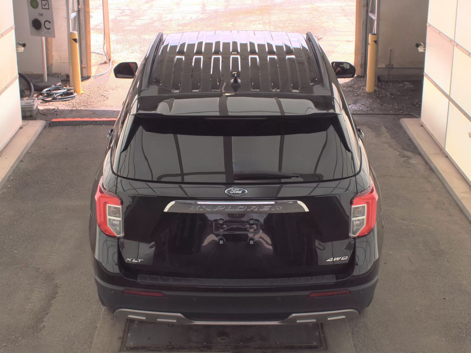 FORD EXPLORER - 7