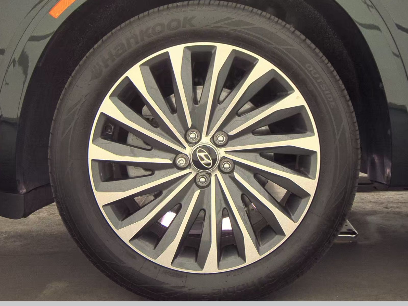 HYUNDAI CALLIGRAPH - 10