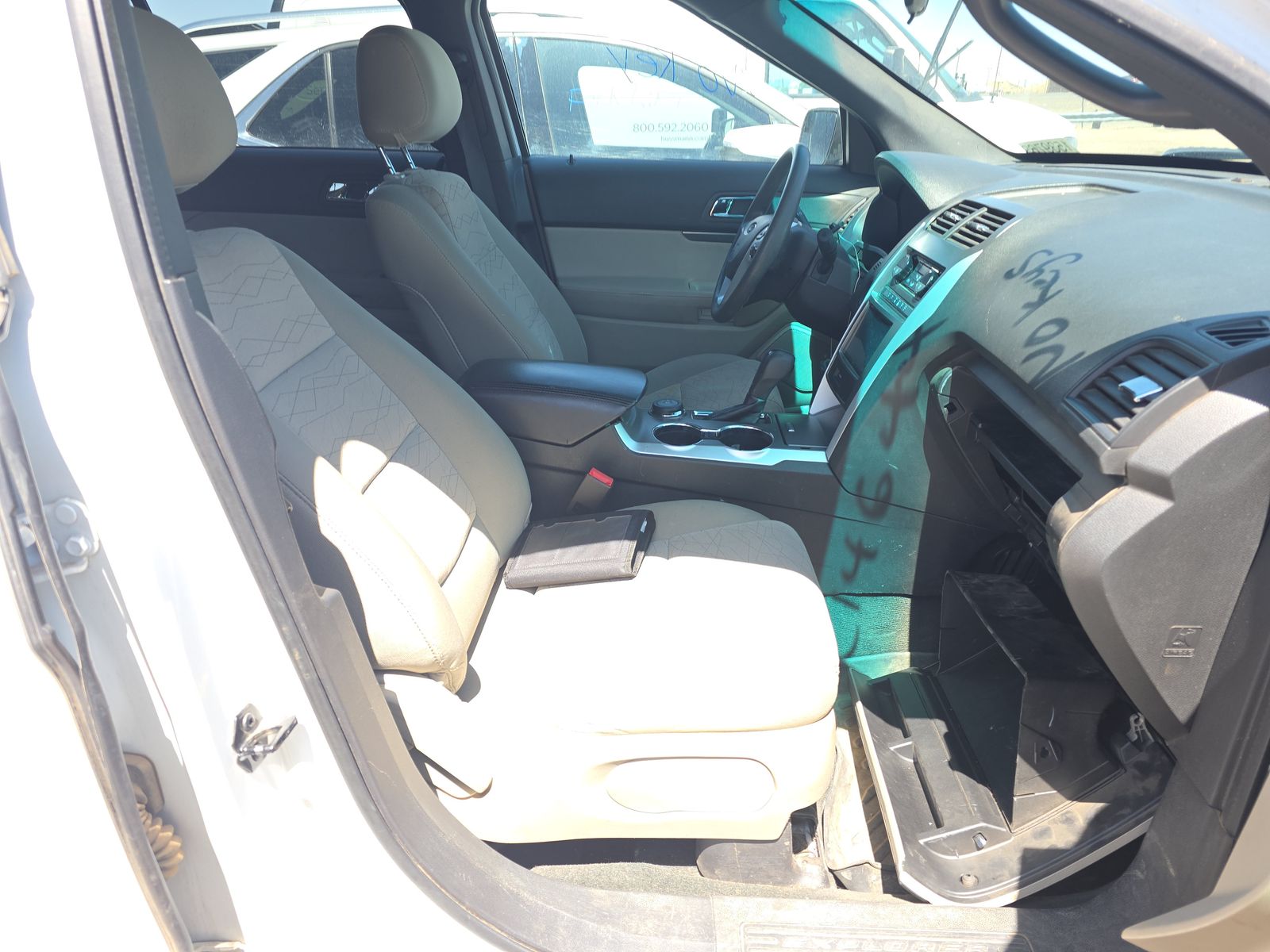 FORD EXPLORER - 9