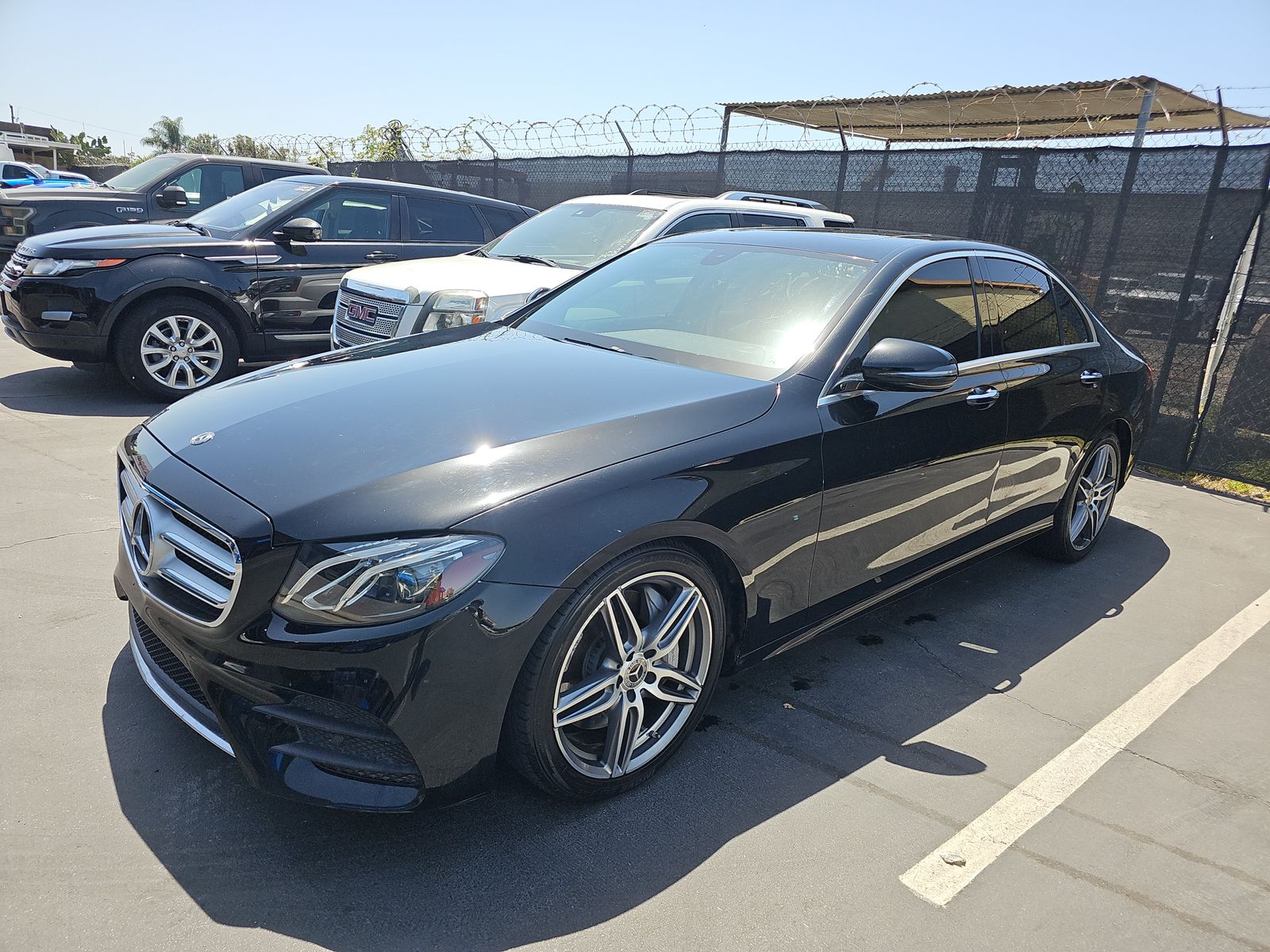MERCEDES-BENZ E-CLASS - 1