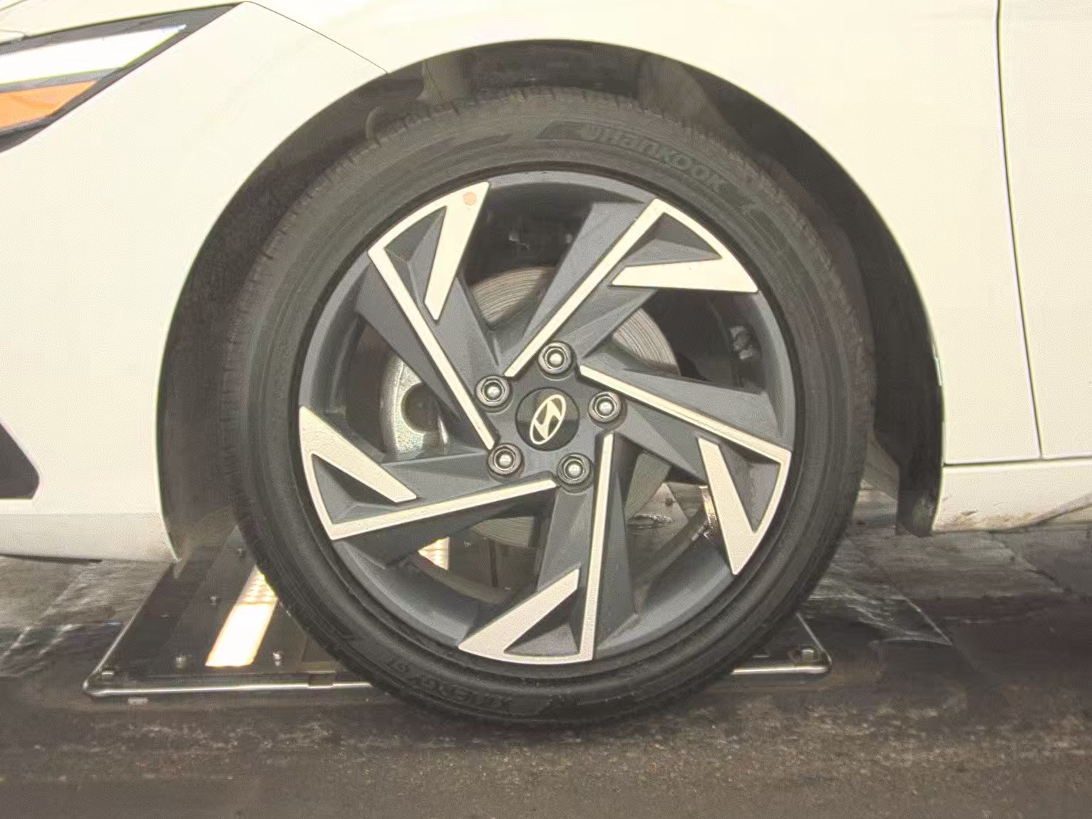 HYUNDAI LIMITED - 10