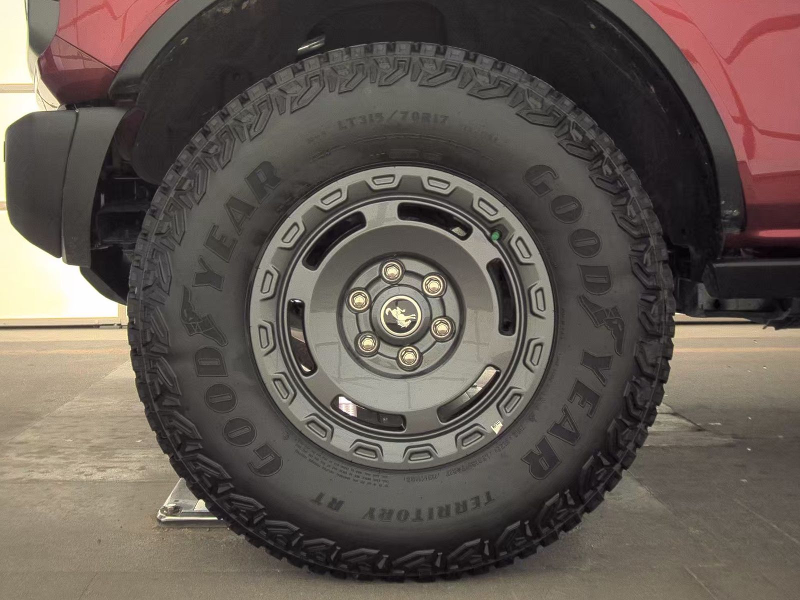 FORD BRONCO - 10