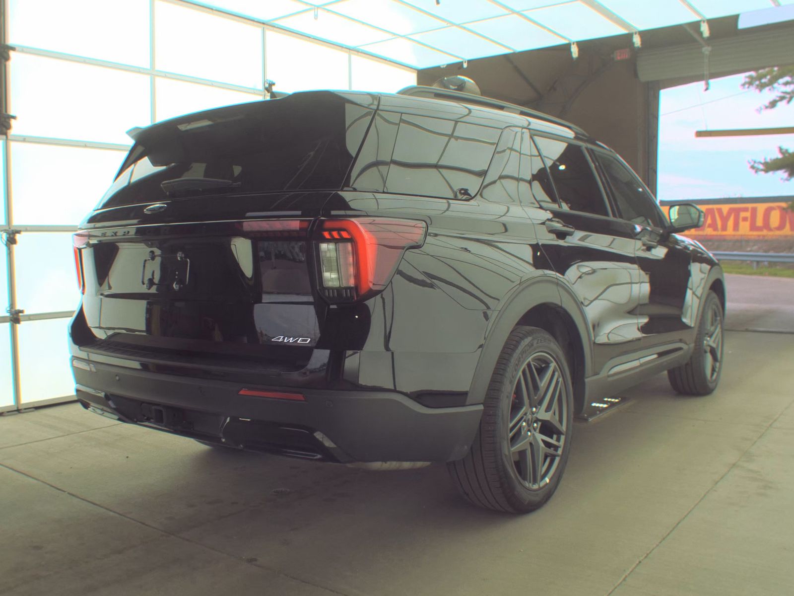 FORD EXPLORER - 6