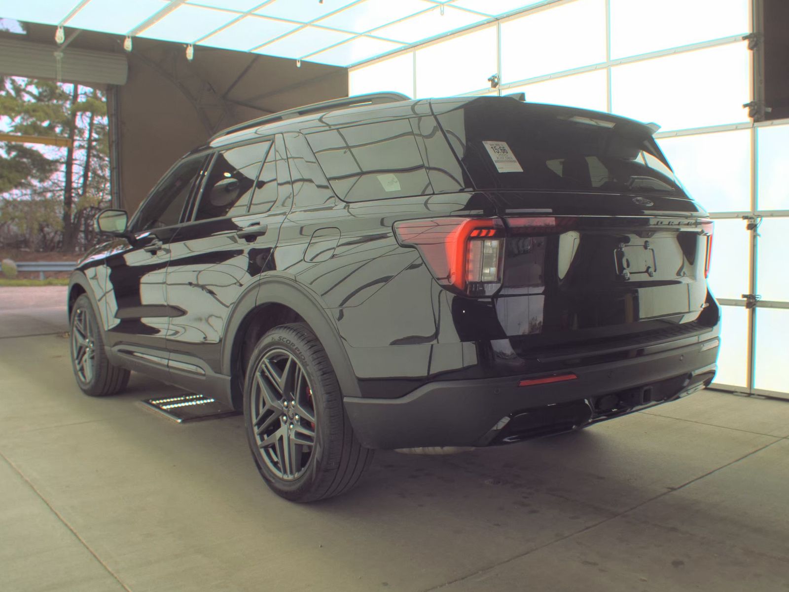 FORD EXPLORER - 9