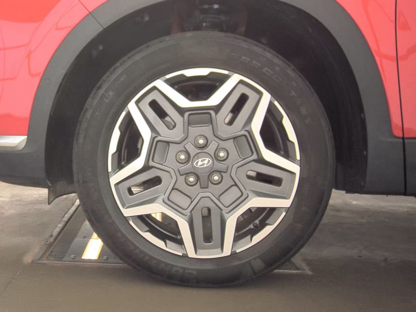 HYUNDAI LIMITED - 10