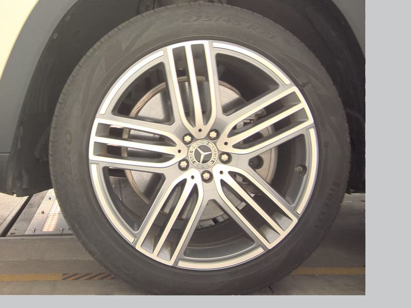 MERCEDES-BENZ GLS - 10