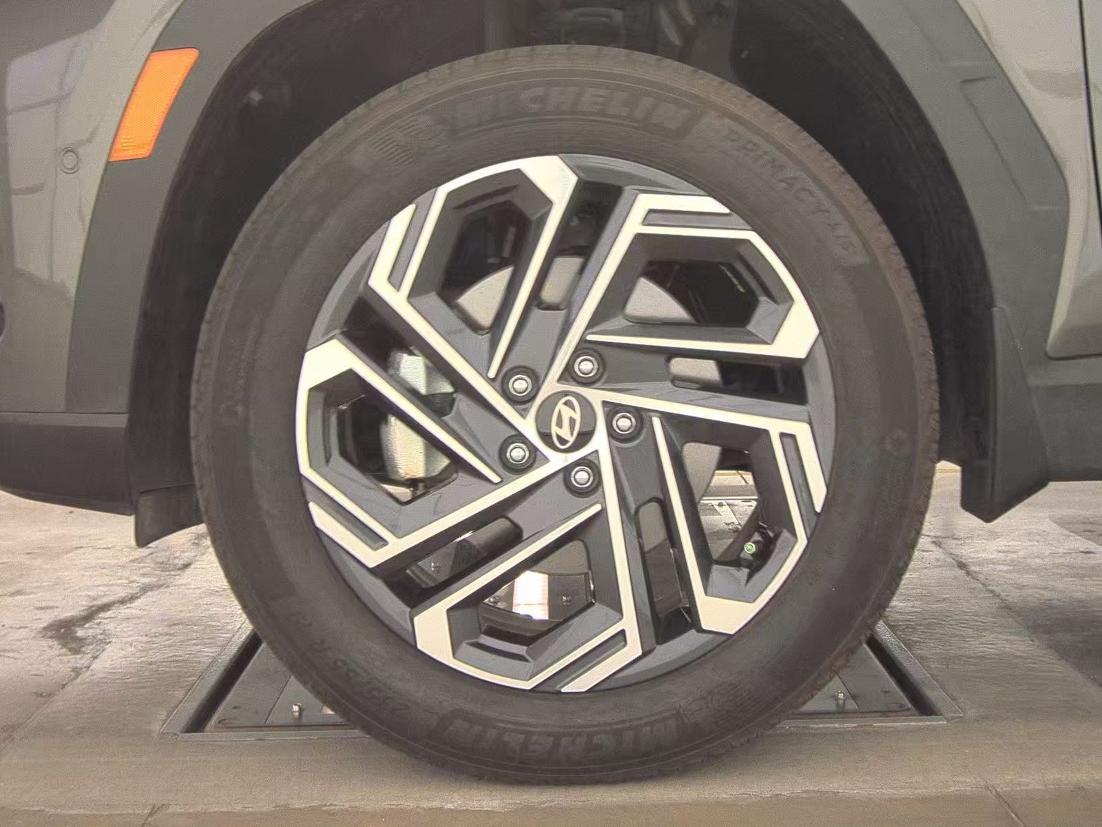 HYUNDAI LIMITED - 10