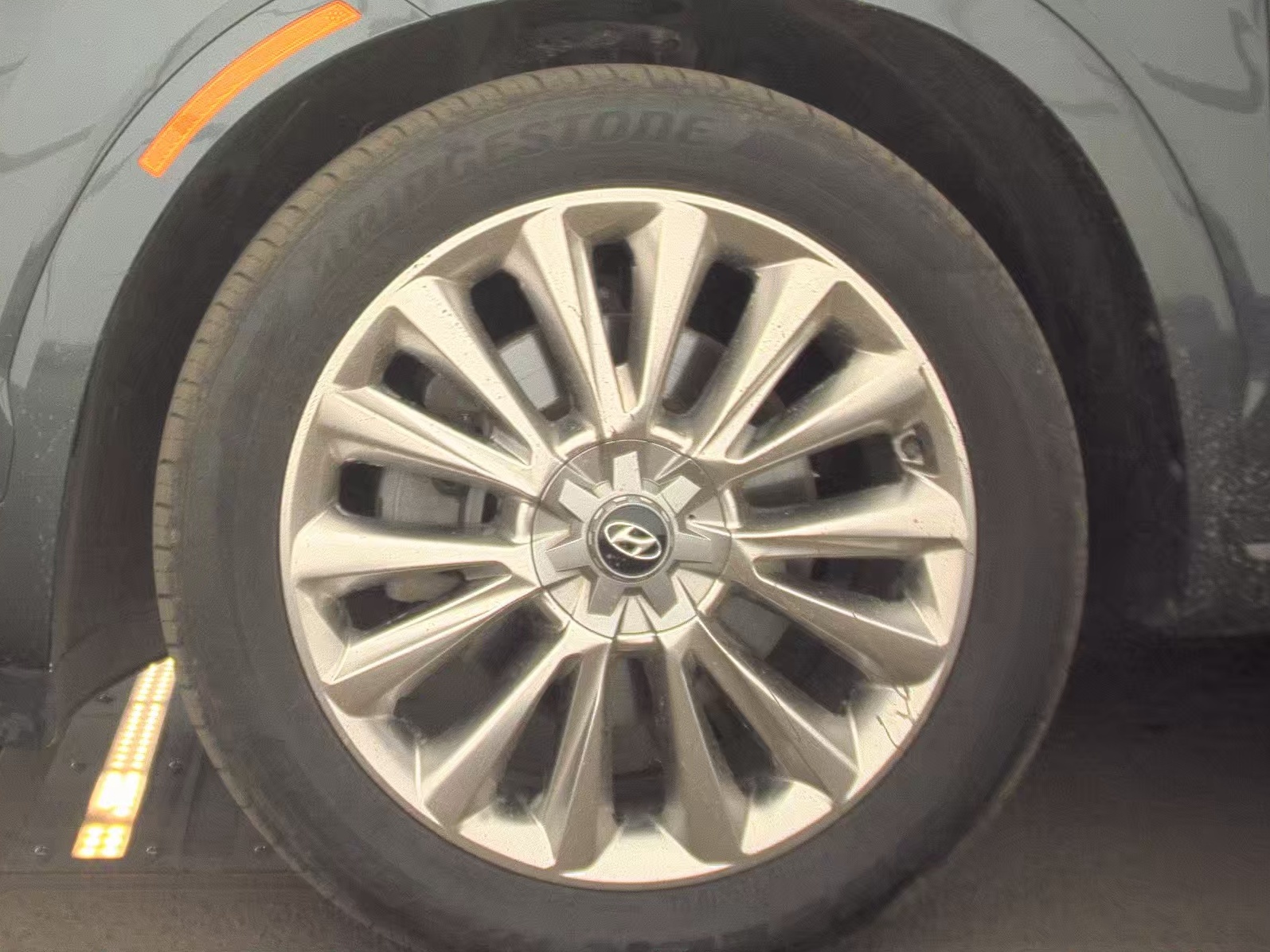 HYUNDAI LIMITED - 10