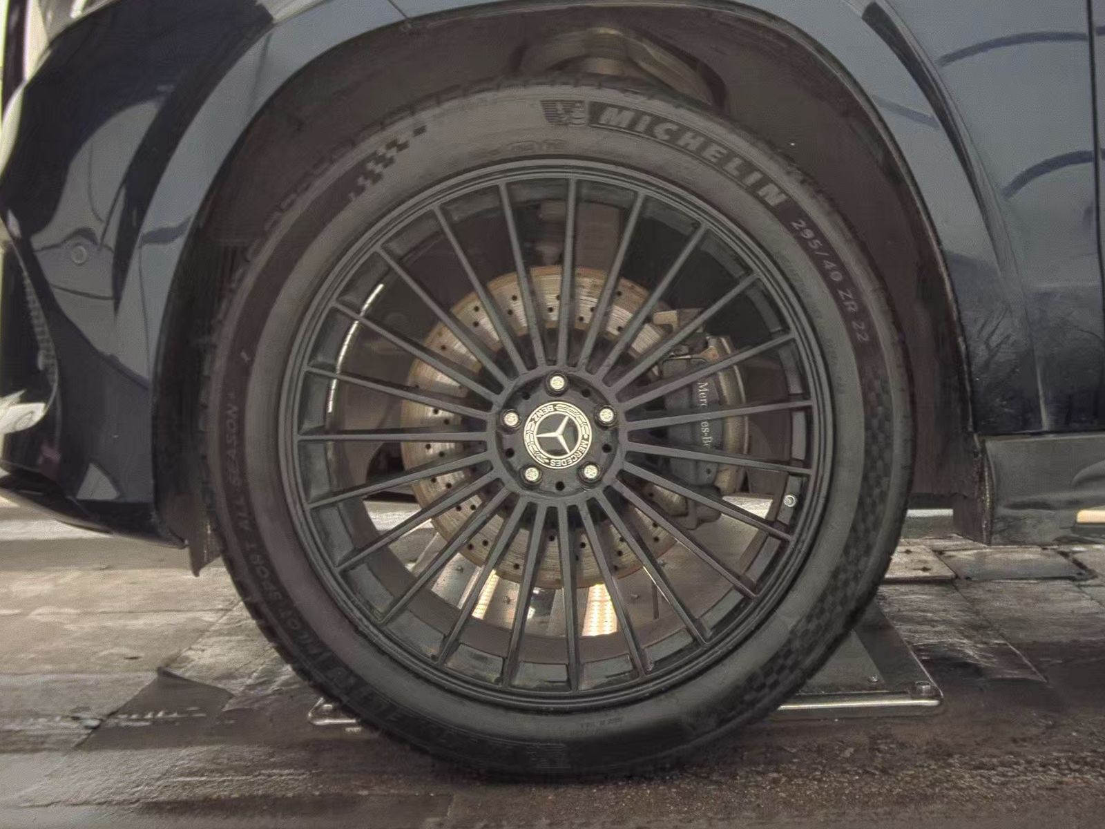 MERCEDES-BENZ GLS - 10