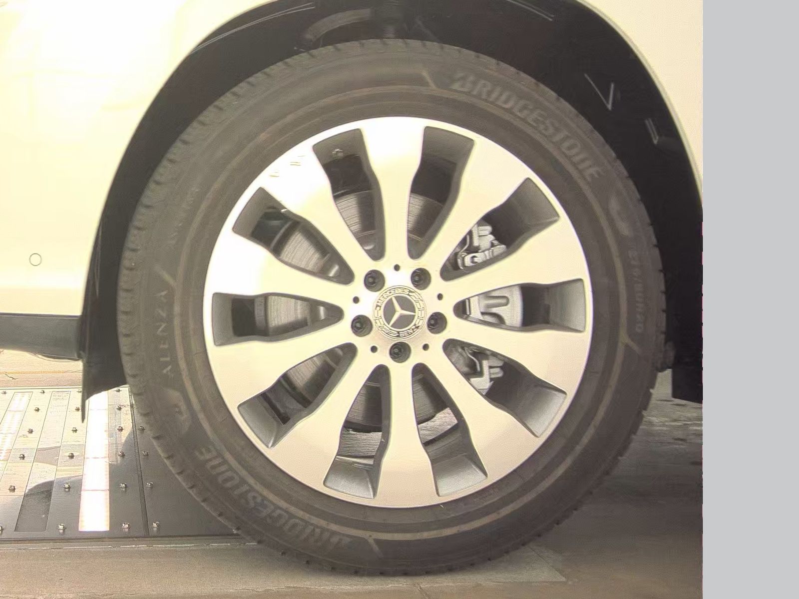 MERCEDES-BENZ GLS - 10