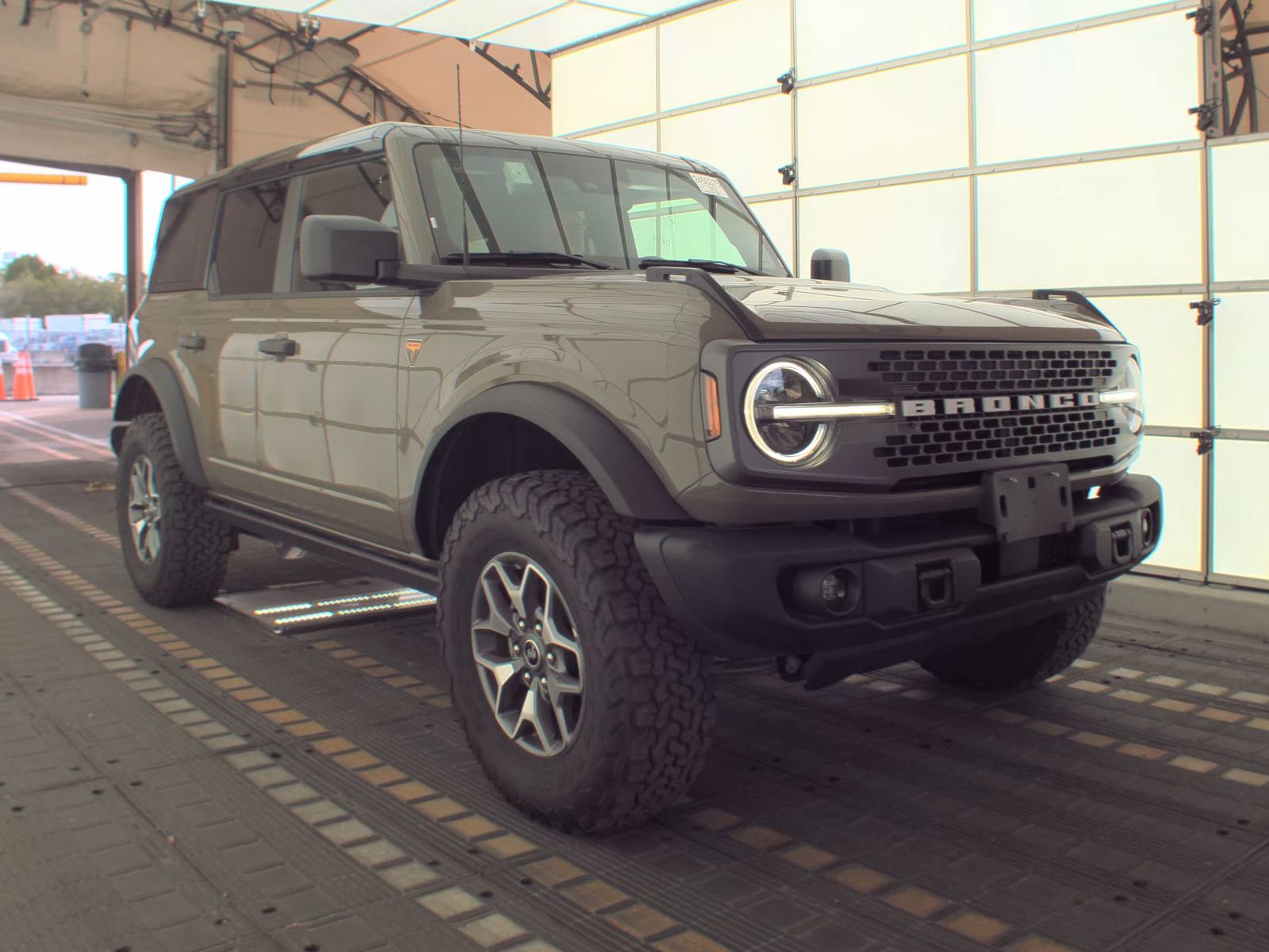 FORD BRONCO - 5