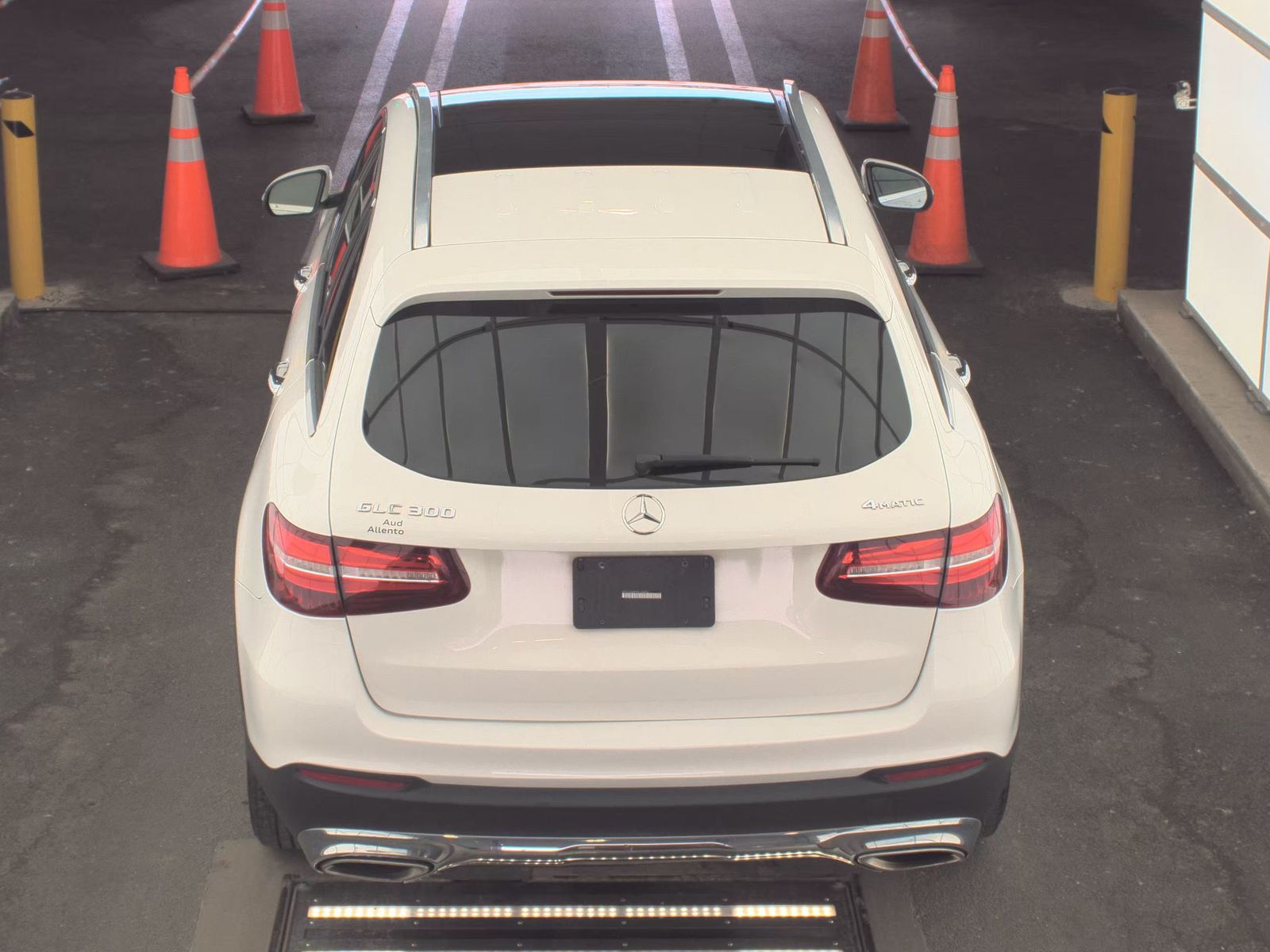 MERCEDES-BENZ GLC - 7