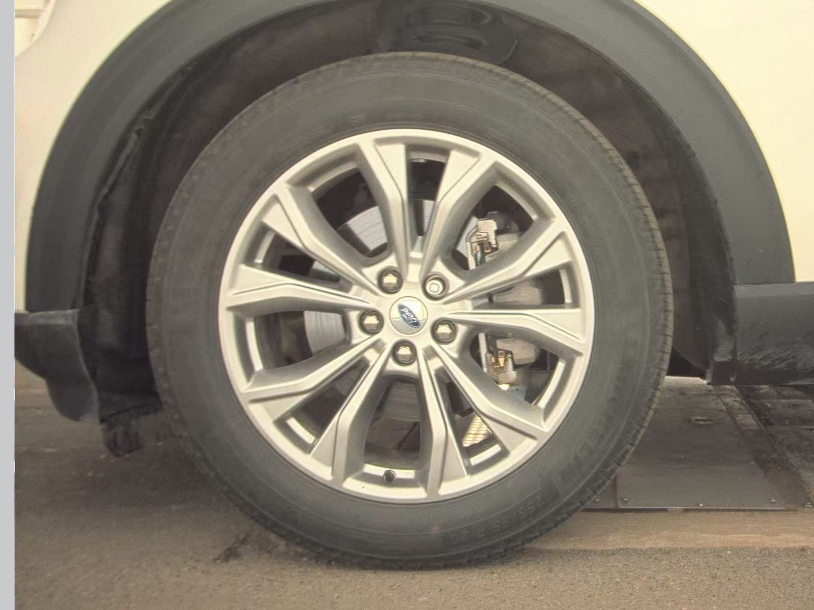 FORD EXPLORER - 10