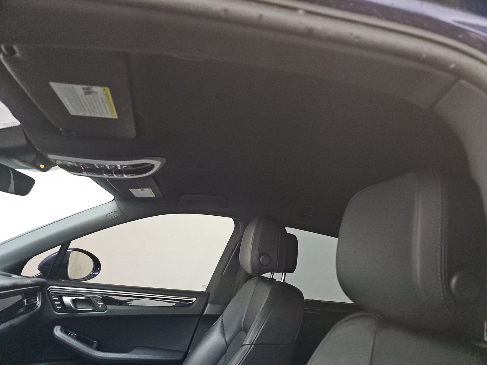 2022 Porsche Macan Base AWD