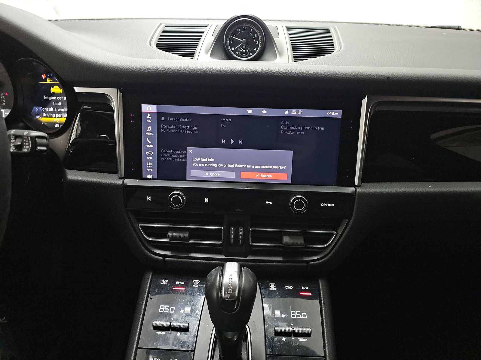 2022 Porsche Macan Base AWD