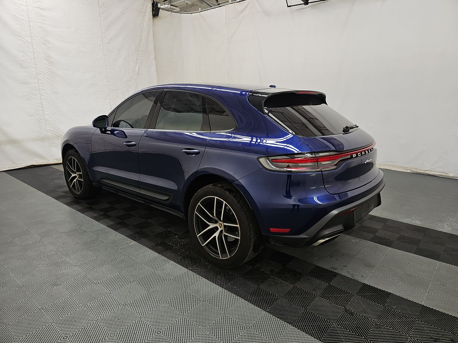 2022 Porsche Macan Base AWD