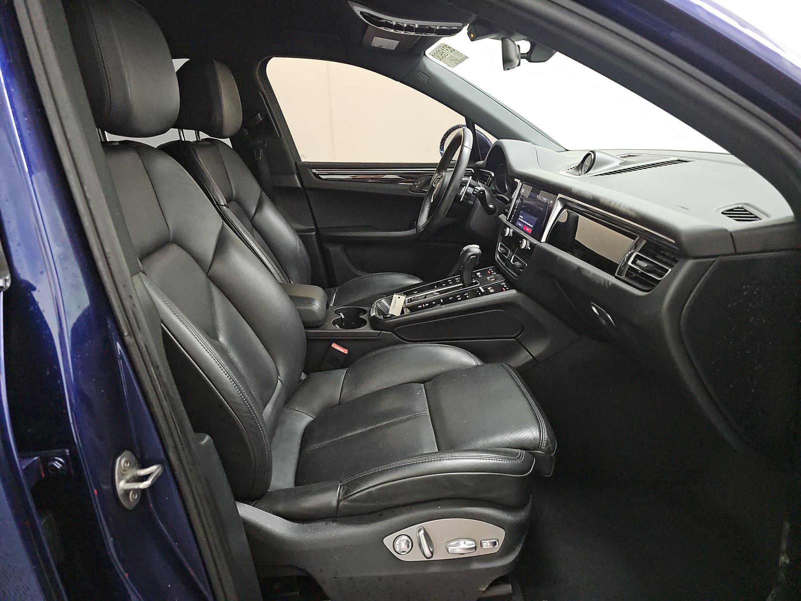 2022 Porsche Macan Base AWD