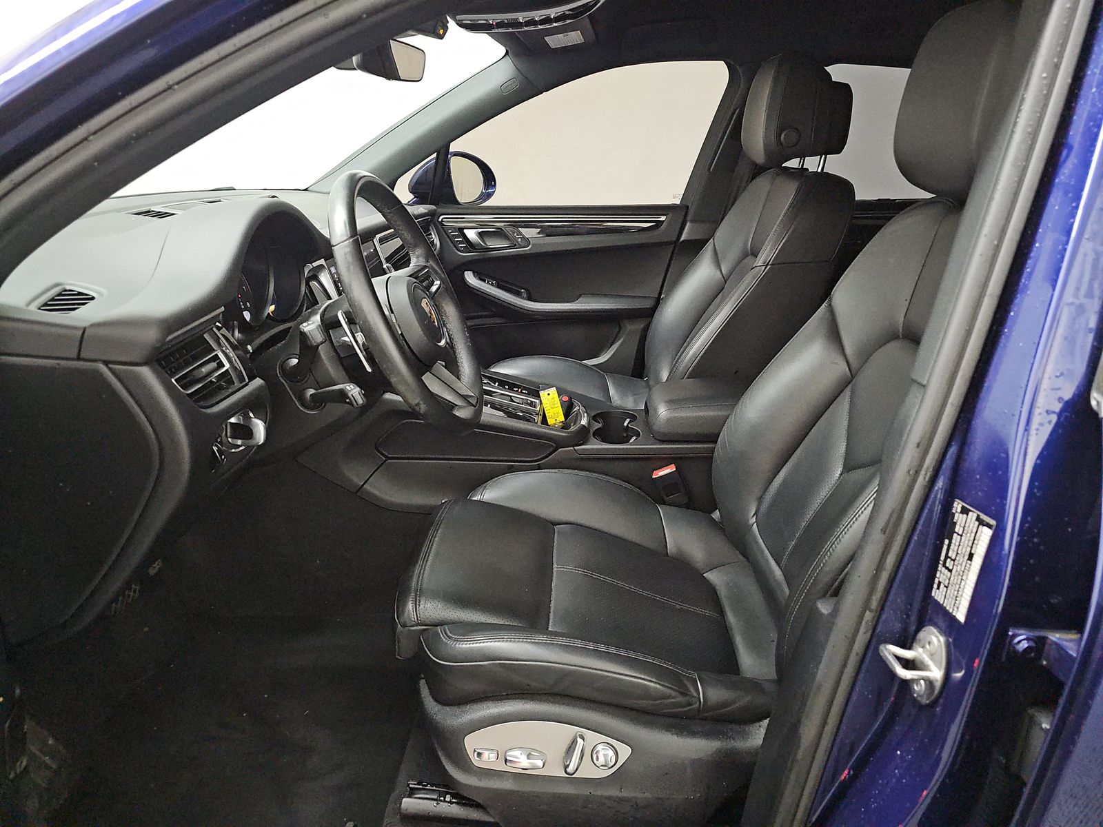 2022 Porsche Macan Base AWD