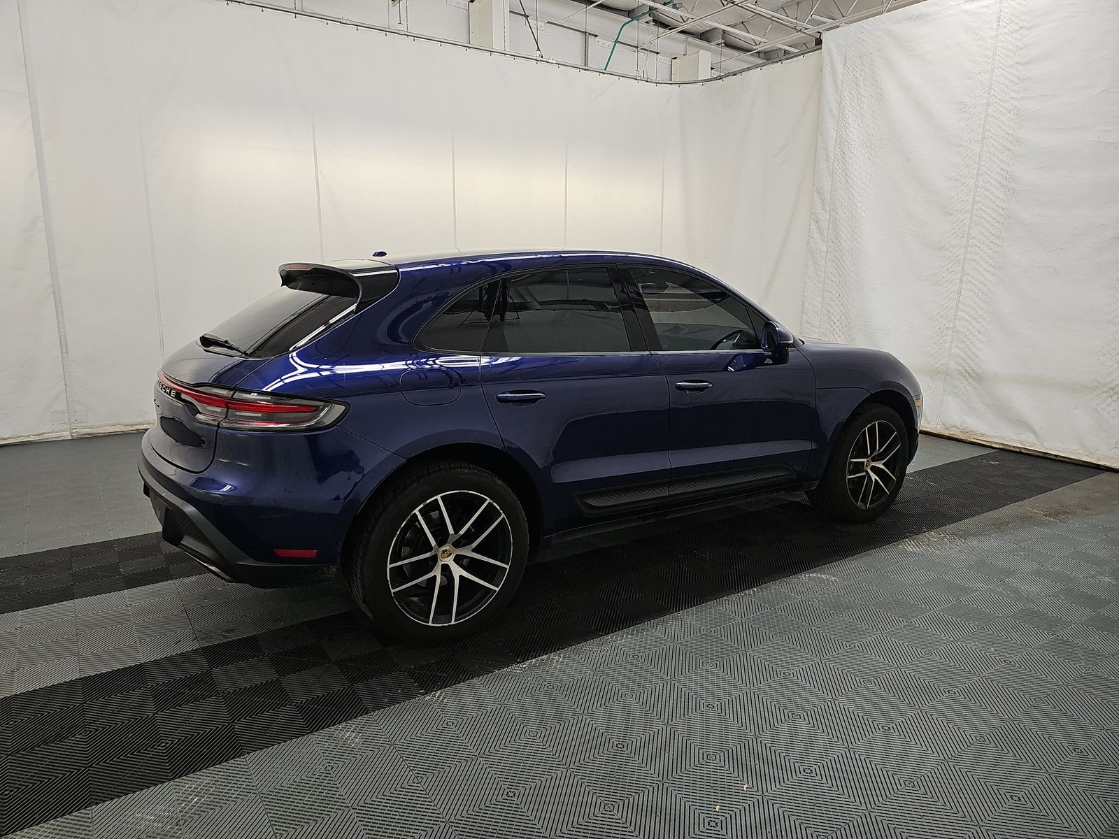2022 Porsche Macan Base AWD