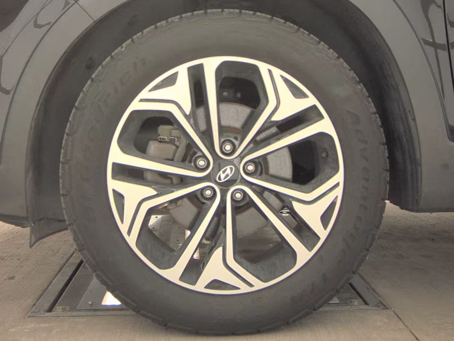 HYUNDAI LIMITED - 10