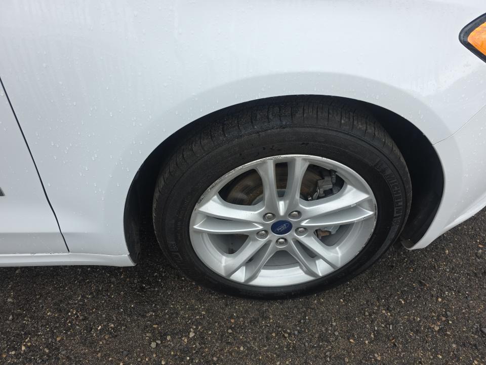 FORD FUSION - 10