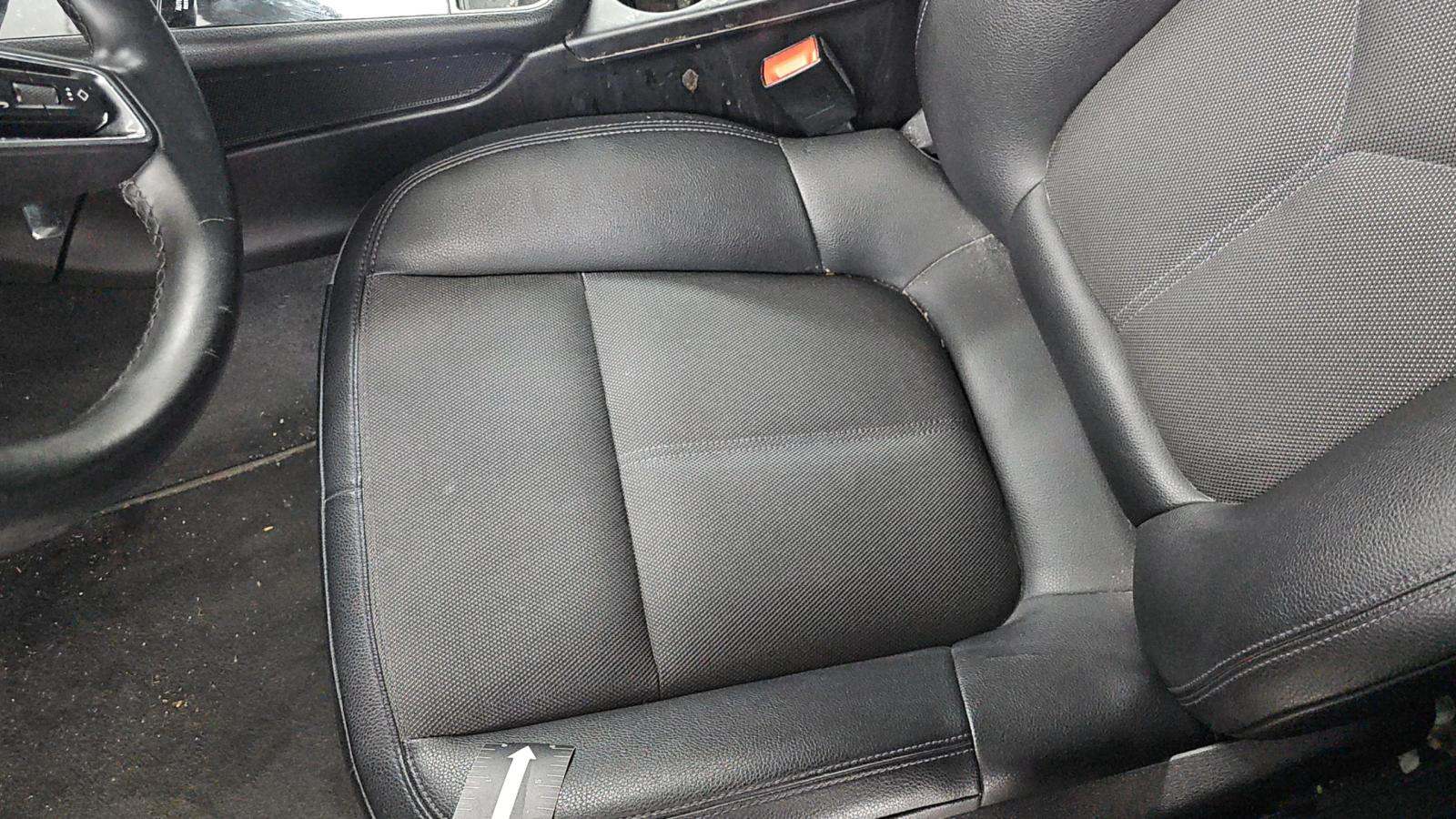 2022 Porsche Macan Base AWD