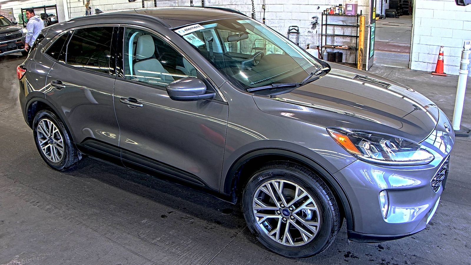FORD ESCAPE - 4