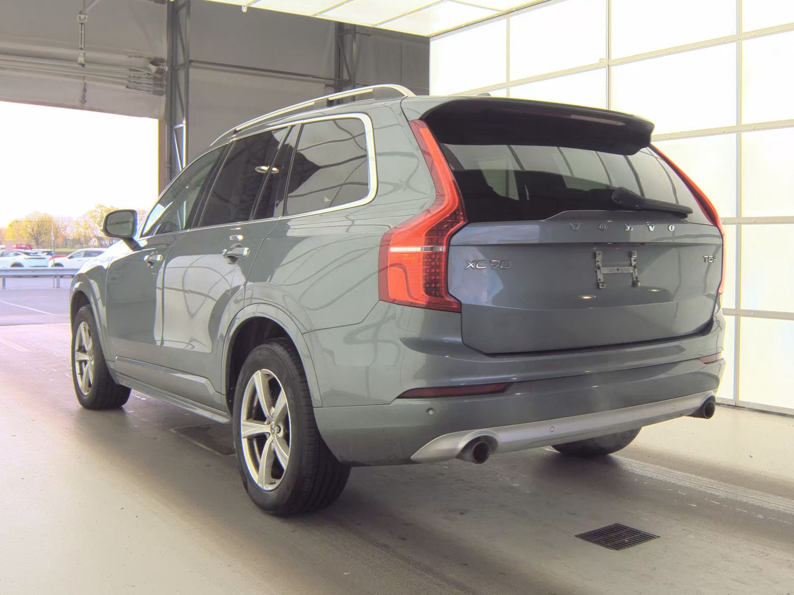 2019 Volvo XC90 T5 Momentum AWD