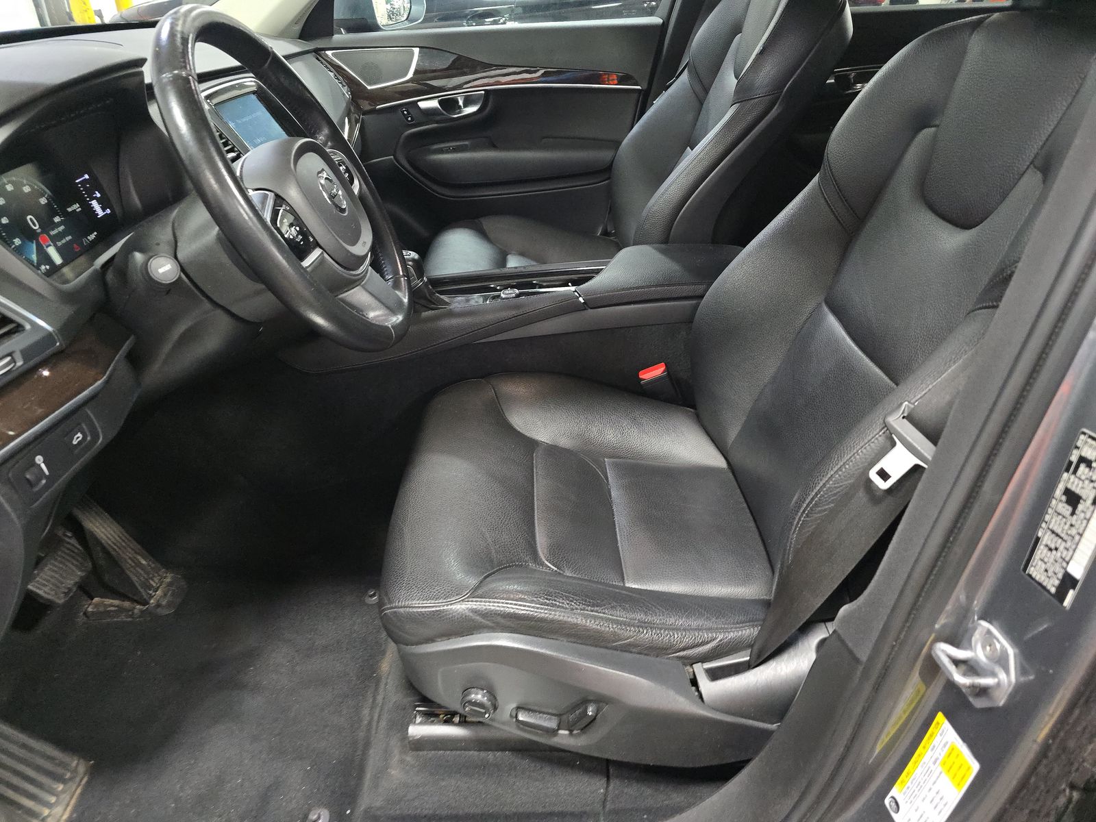 2019 Volvo XC90 T5 Momentum AWD