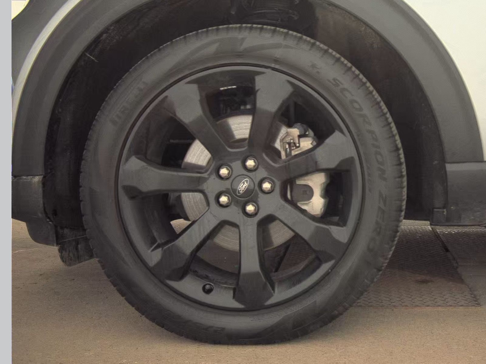 FORD EXPLORER - 10