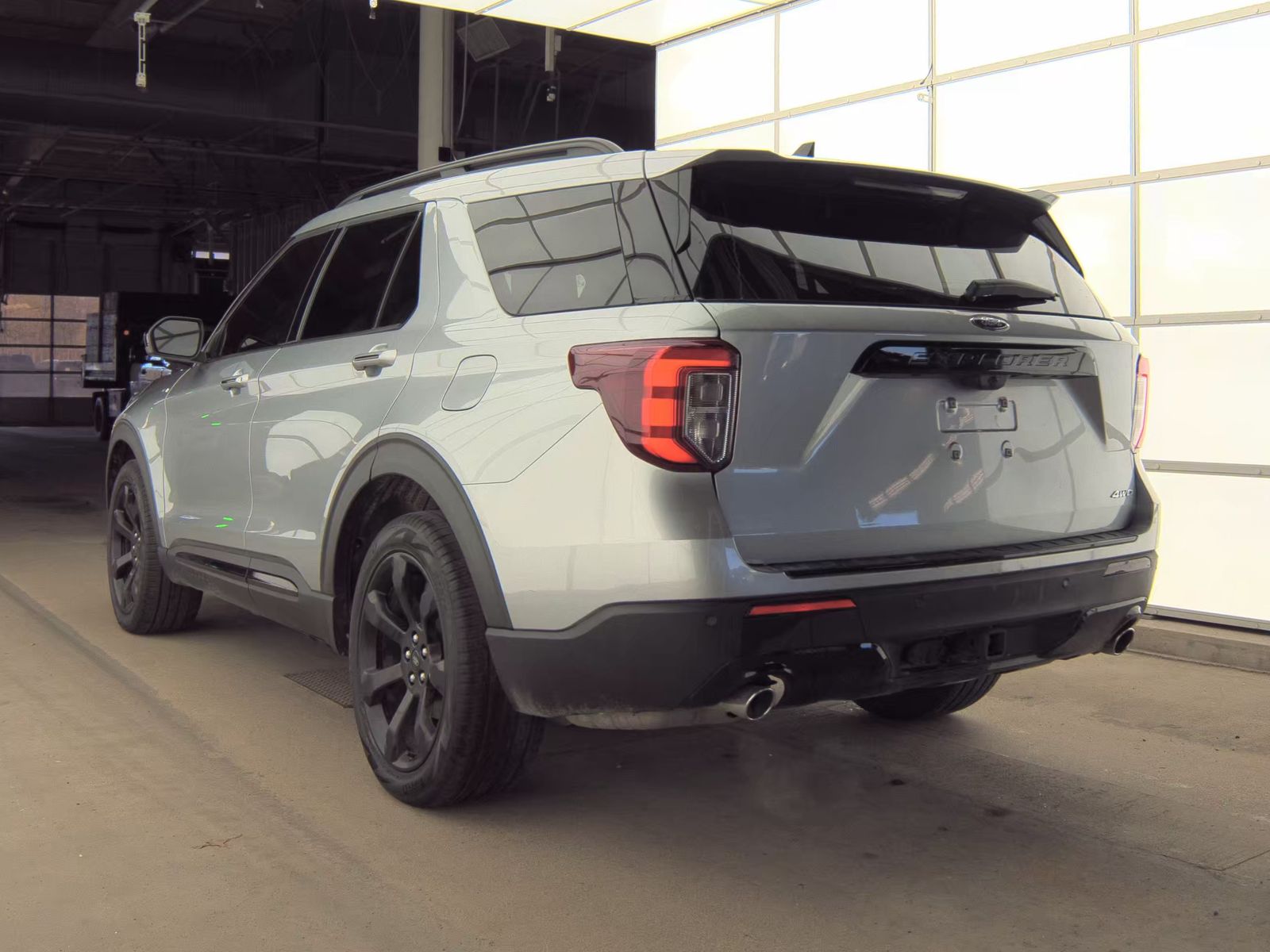 FORD EXPLORER - 9