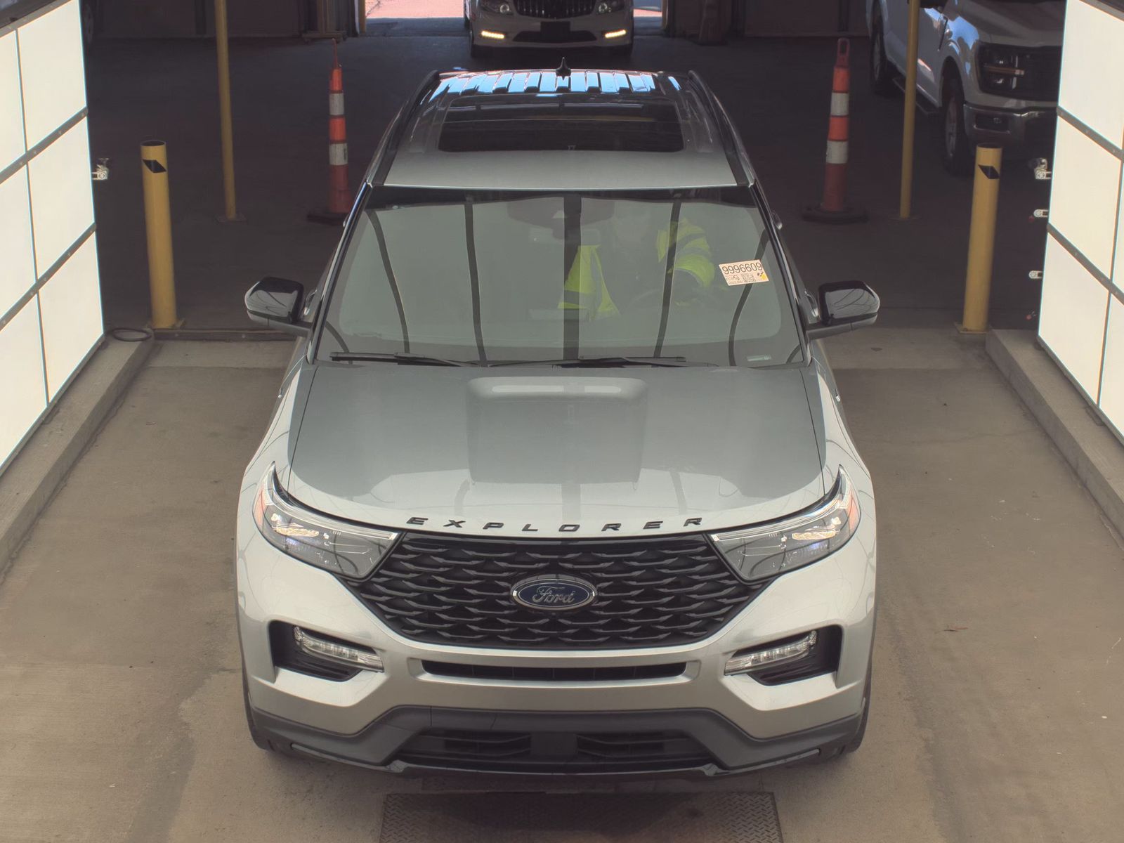 FORD EXPLORER - 3