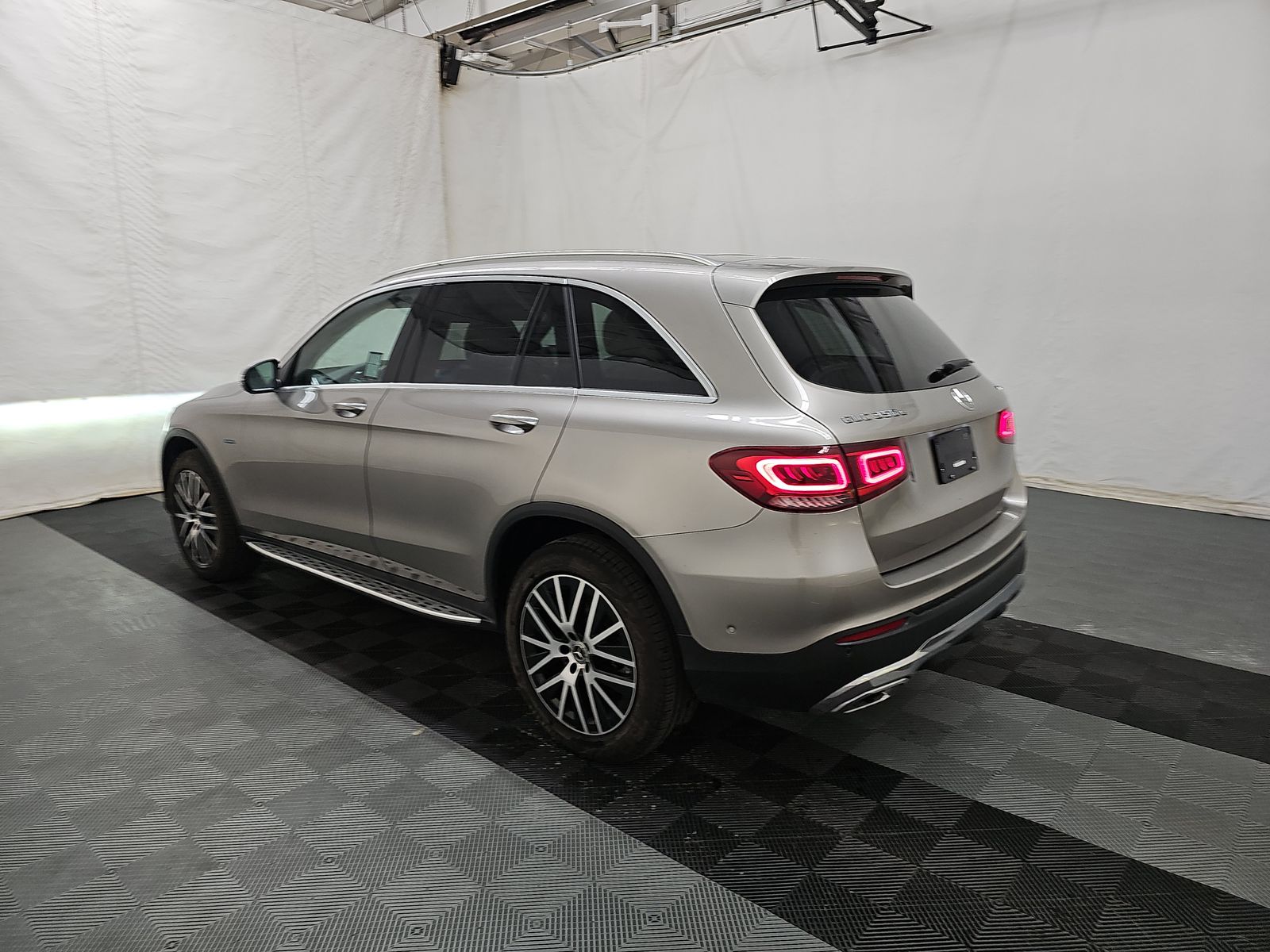 MERCEDES-BENZ GLC - 7