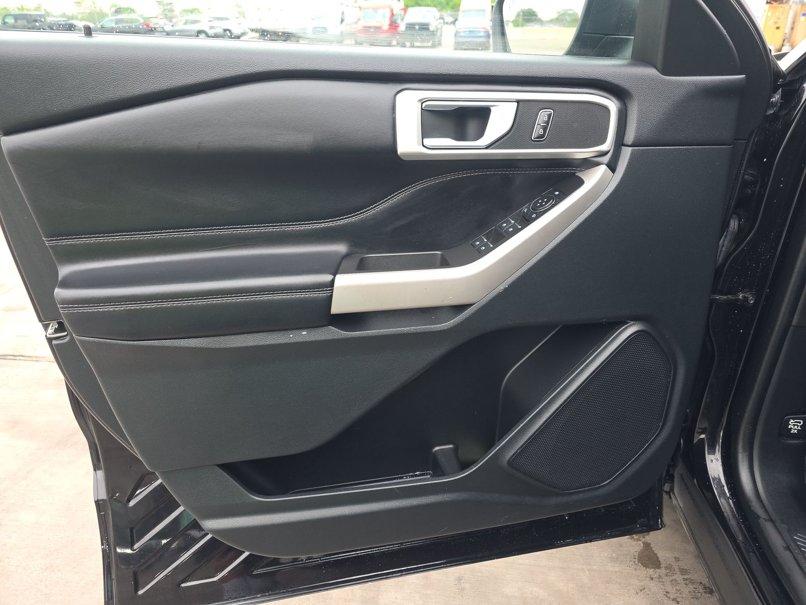FORD EXPLORER - 10